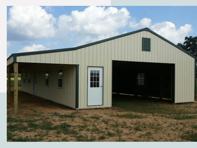 Строительство конюшен в Муре